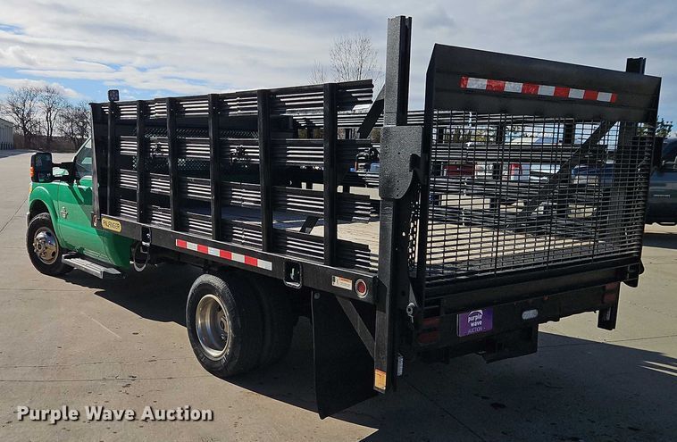 image for item EO4929 2016 Ford F350 flatbed pickup truck