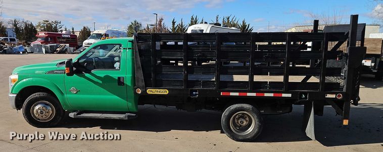 image for item EO4929 2016 Ford F350 flatbed pickup truck