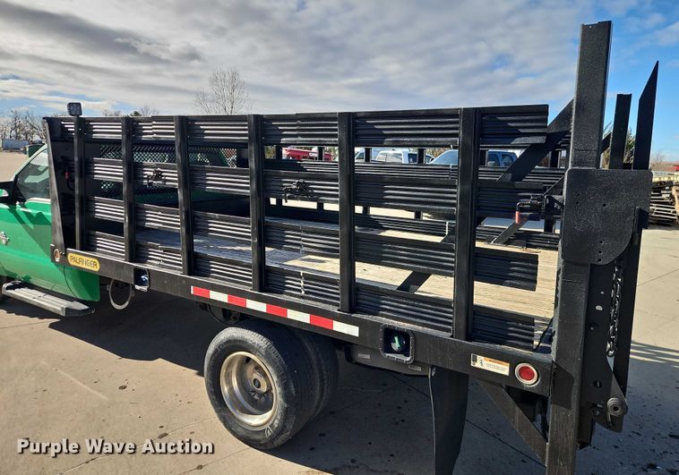 image for item EO4929 2016 Ford F350 flatbed pickup truck