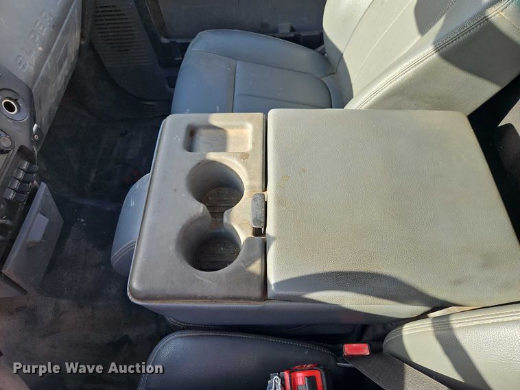 image for item EO4929 2016 Ford F350 flatbed pickup truck