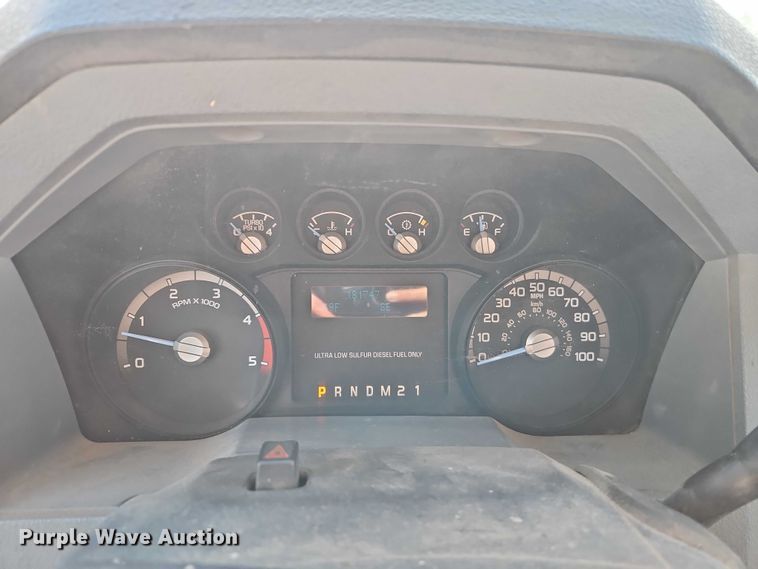 image for item EO4929 2016 Ford F350 flatbed pickup truck