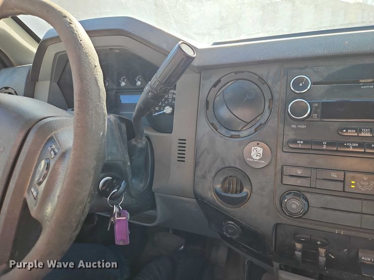 image for item EO4929 2016 Ford F350 flatbed pickup truck