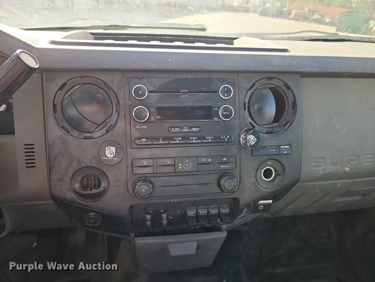 image for item EO4929 2016 Ford F350 flatbed pickup truck