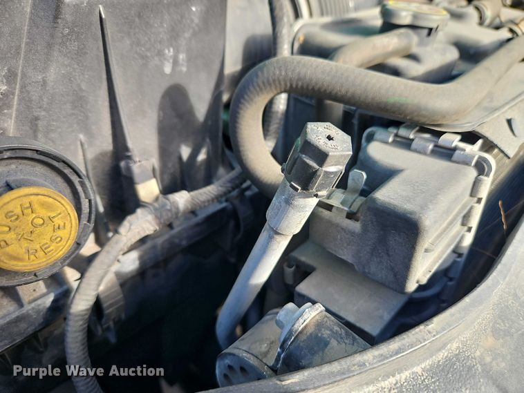 image for item EO4929 2016 Ford F350 flatbed pickup truck