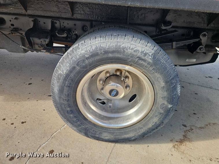 image for item EO4929 2016 Ford F350 flatbed pickup truck