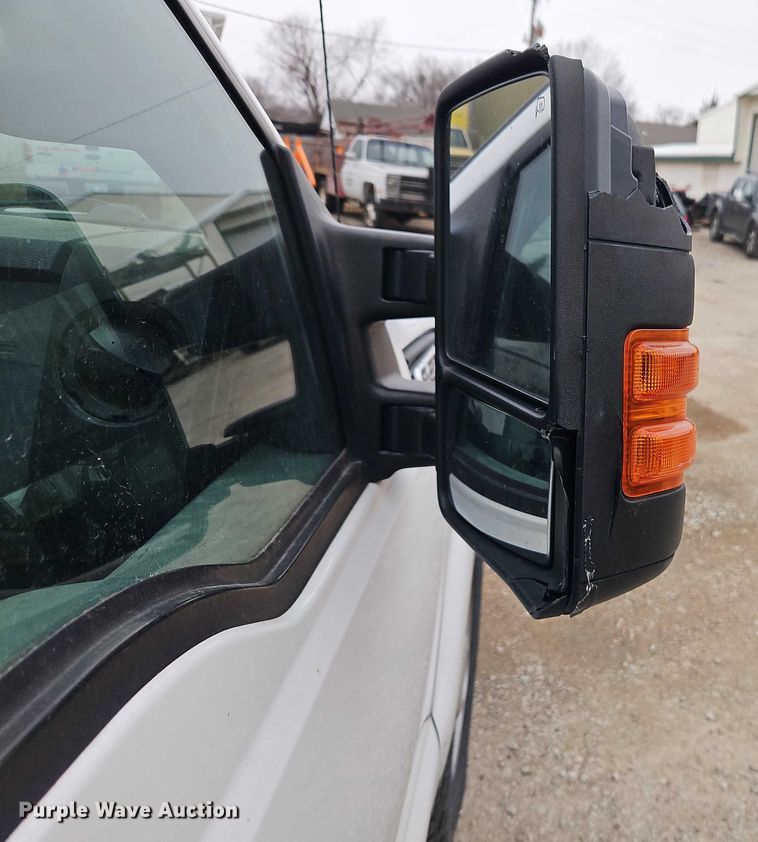 image for item EO4931 2013 Ford F250 Super Duty pickup truck