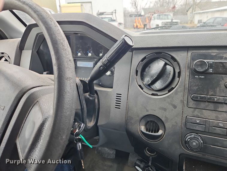 image for item EO4931 2013 Ford F250 Super Duty pickup truck