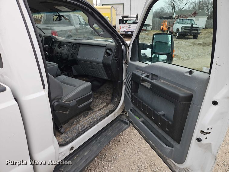 image for item EO4931 2013 Ford F250 Super Duty pickup truck