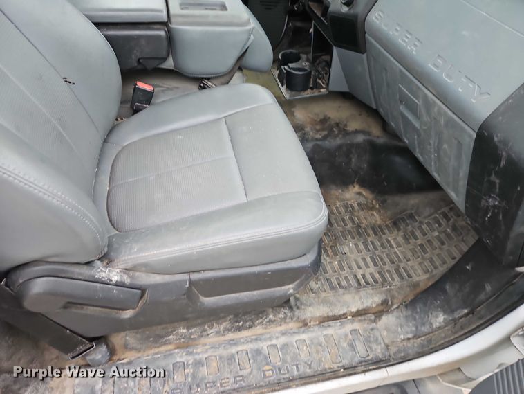 image for item EO4931 2013 Ford F250 Super Duty pickup truck