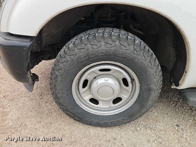 image for item EO4931 2013 Ford F250 Super Duty pickup truck