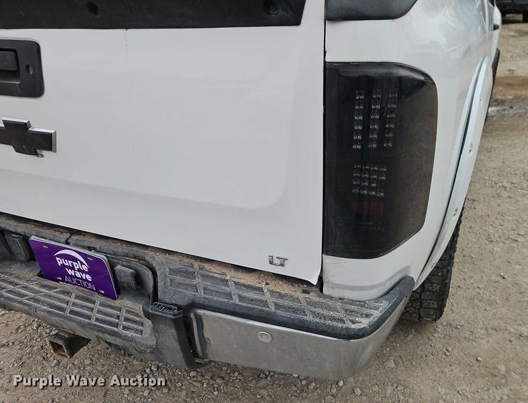 image for item EO4932 2011 Chevrolet Silverado 1500 Ext. Cab pickup truck