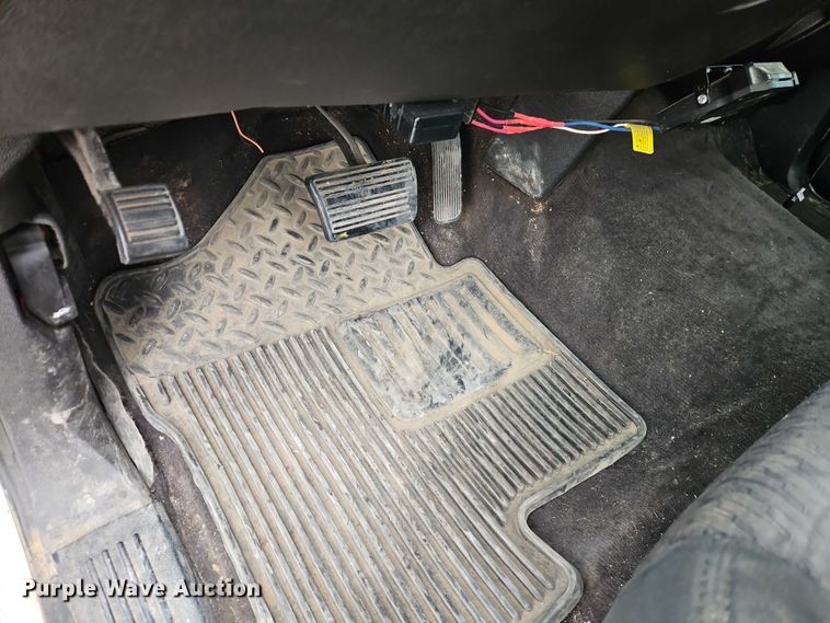 image for item EO4932 2011 Chevrolet Silverado 1500 Ext. Cab pickup truck