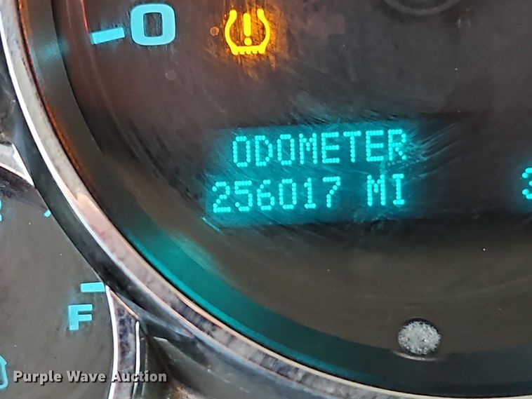 image for item EO4932 2011 Chevrolet Silverado 1500 Ext. Cab pickup truck