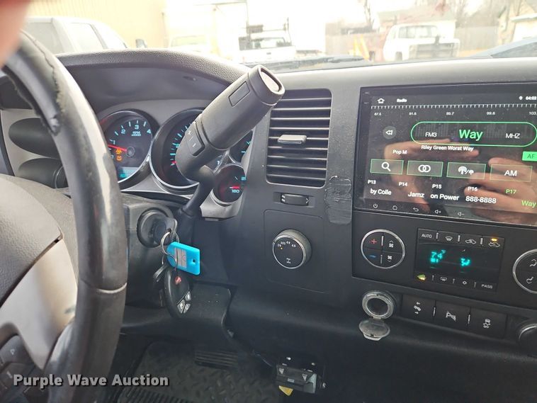 image for item EO4932 2011 Chevrolet Silverado 1500 Ext. Cab pickup truck