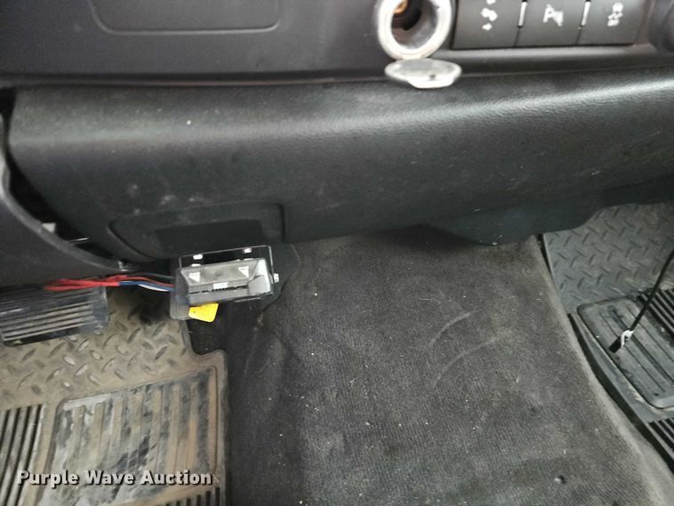 image for item EO4932 2011 Chevrolet Silverado 1500 Ext. Cab pickup truck