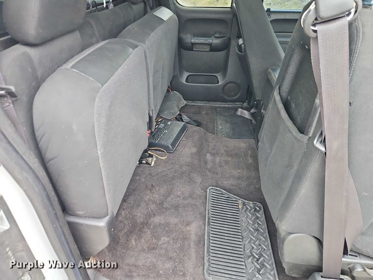 image for item EO4932 2011 Chevrolet Silverado 1500 Ext. Cab pickup truck