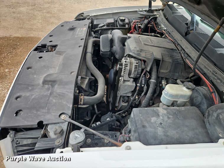 image for item EO4932 2011 Chevrolet Silverado 1500 Ext. Cab pickup truck