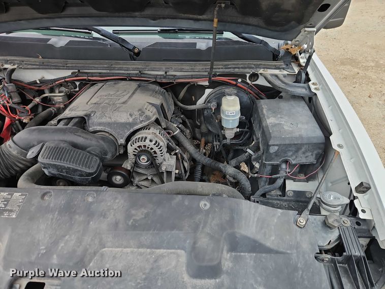 image for item EO4932 2011 Chevrolet Silverado 1500 Ext. Cab pickup truck