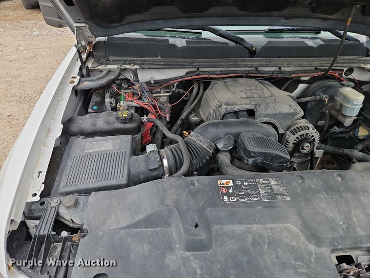 image for item EO4932 2011 Chevrolet Silverado 1500 Ext. Cab pickup truck