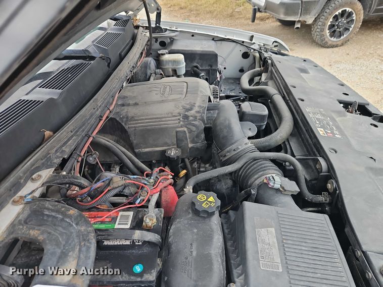 image for item EO4932 2011 Chevrolet Silverado 1500 Ext. Cab pickup truck