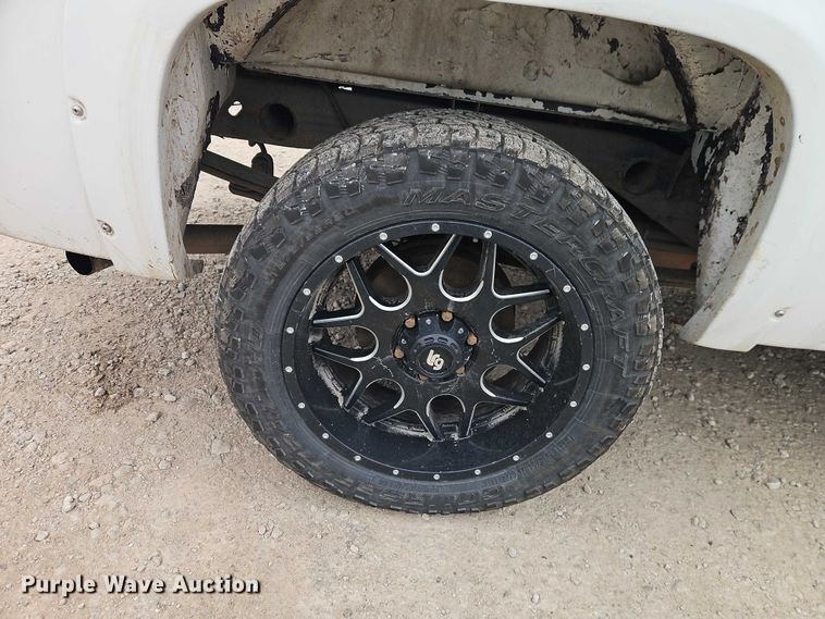 image for item EO4932 2011 Chevrolet Silverado 1500 Ext. Cab pickup truck