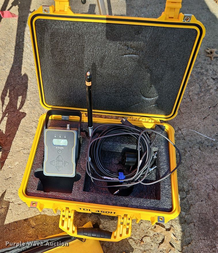 image for item EO4934 Trimble GPS equipment  