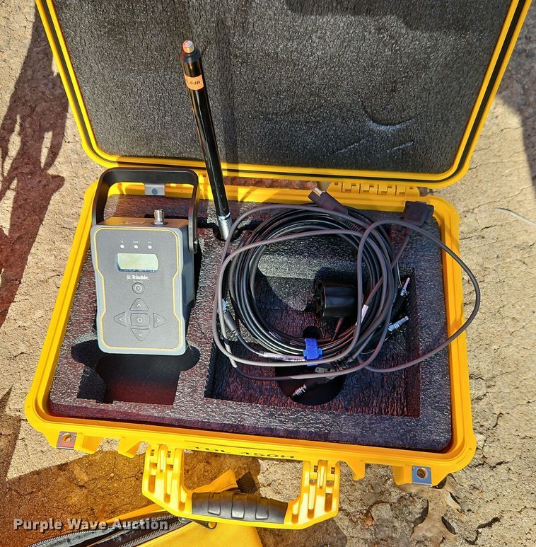 image for item EO4934 Trimble GPS equipment  