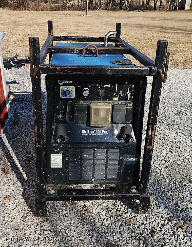image for item EO4935 Miller Big Blue 400 Pro welder/generator