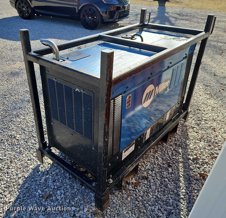 image for item EO4935 Miller Big Blue 400 Pro welder/generator