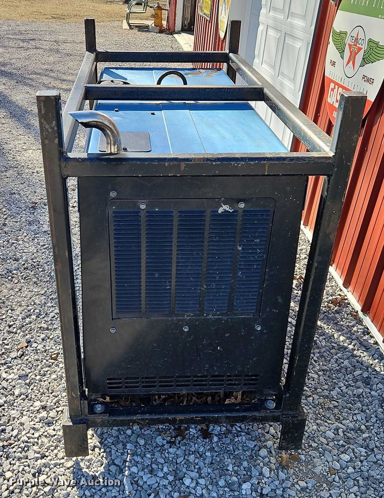 image for item EO4935 Miller Big Blue 400 Pro welder/generator