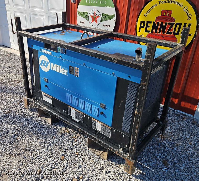 image for item EO4935 Miller Big Blue 400 Pro welder/generator
