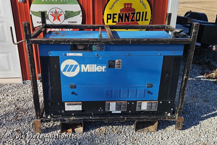 image for item EO4935 Miller Big Blue 400 Pro welder/generator