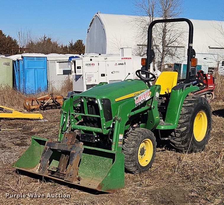 image for item EO4937 John Deere 3038E MFWD tractor