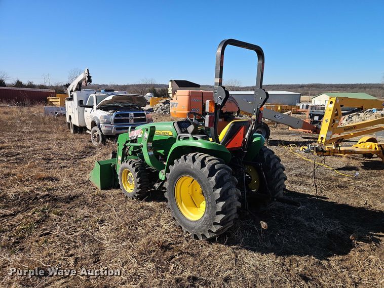 image for item EO4937 John Deere 3038E MFWD tractor