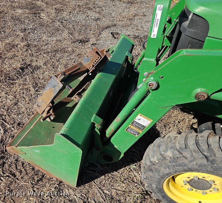 image for item EO4937 John Deere 3038E MFWD tractor