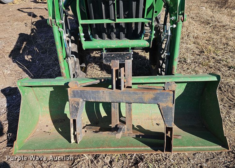 image for item EO4937 John Deere 3038E MFWD tractor