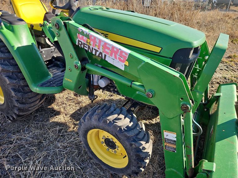 image for item EO4937 John Deere 3038E MFWD tractor