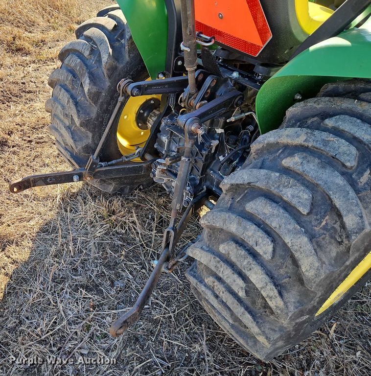 image for item EO4937 John Deere 3038E MFWD tractor