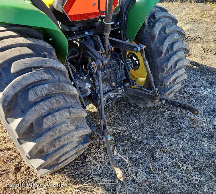image for item EO4937 John Deere 3038E MFWD tractor