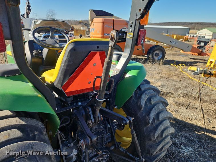 image for item EO4937 John Deere 3038E MFWD tractor