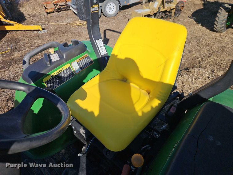 image for item EO4937 John Deere 3038E MFWD tractor