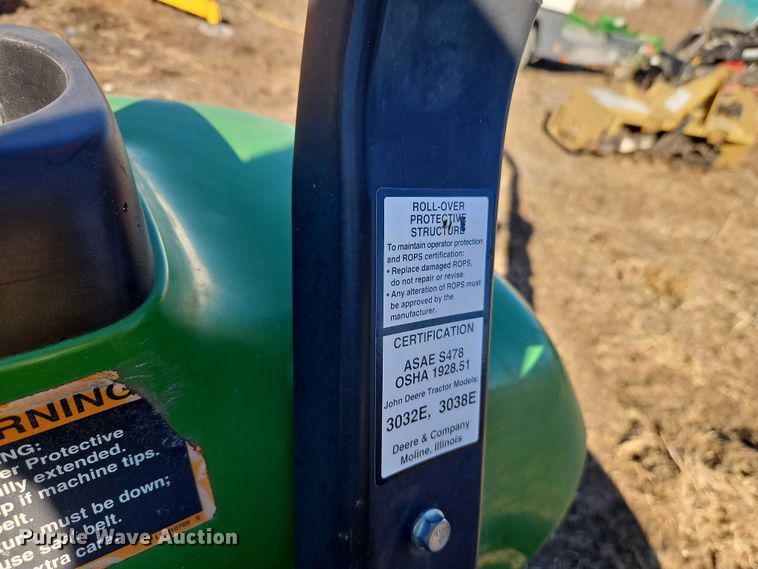 image for item EO4937 John Deere 3038E MFWD tractor