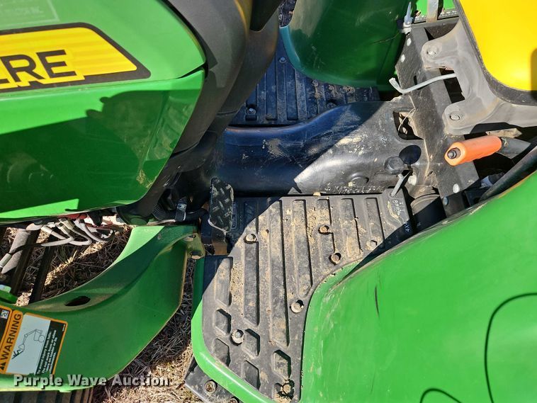 image for item EO4937 John Deere 3038E MFWD tractor