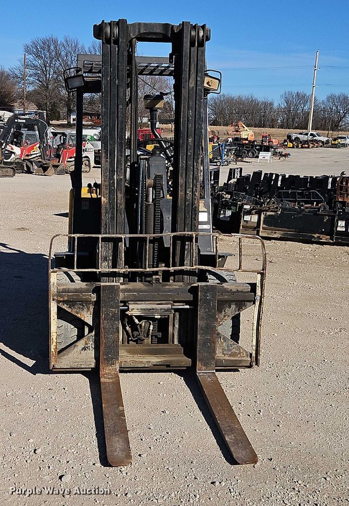 MONTACARGAS YALE GLPO60TGN