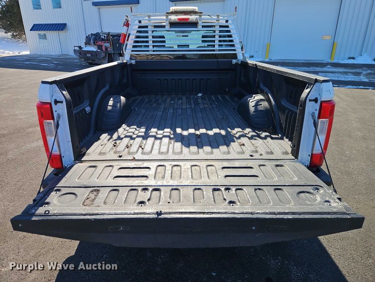 image for item EO4959 2017 Ford F250 Super Duty Ext. Cab pickup truck