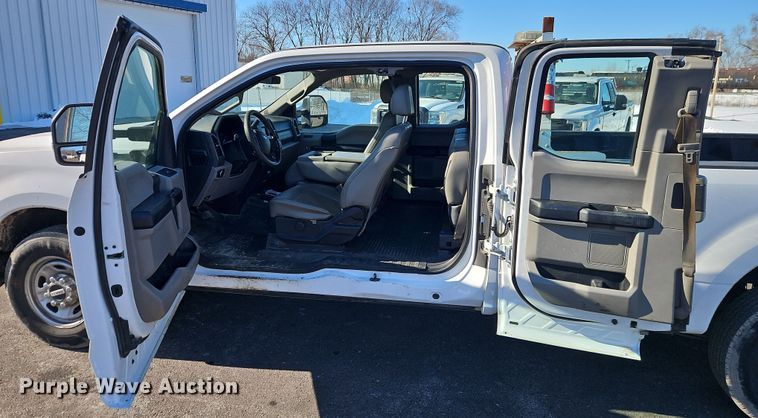 image for item EO4959 2017 Ford F250 Super Duty Ext. Cab pickup truck