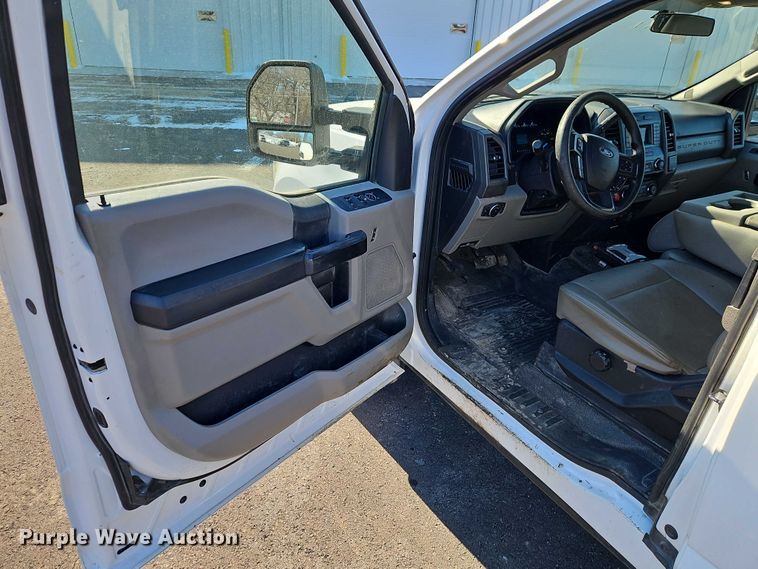 image for item EO4959 2017 Ford F250 Super Duty Ext. Cab pickup truck