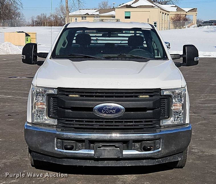 image for item EO4960 2017 Ford F250 Super Duty Ext. Cab pickup truck