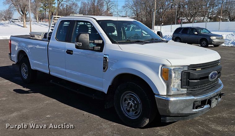 image for item EO4960 2017 Ford F250 Super Duty Ext. Cab pickup truck
