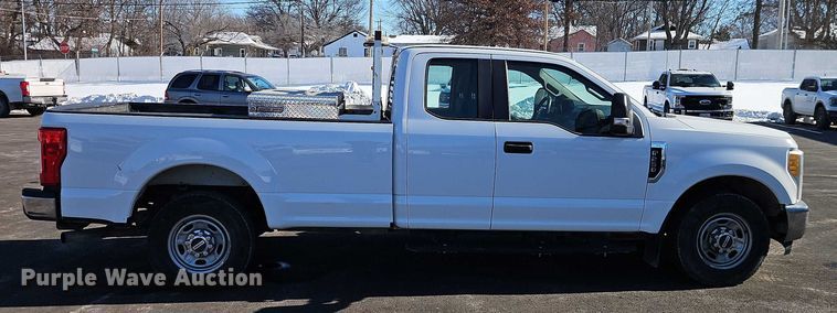 image for item EO4960 2017 Ford F250 Super Duty Ext. Cab pickup truck